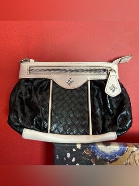 Simply Vera Black & Cream Clutch